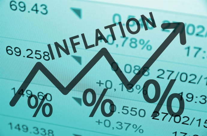 Банк России подчеркнул, что проинфляционные риски заметно усилились.