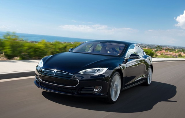 Tesla одерживает победу в судебном процессе о смертельной аварии на автопилоте